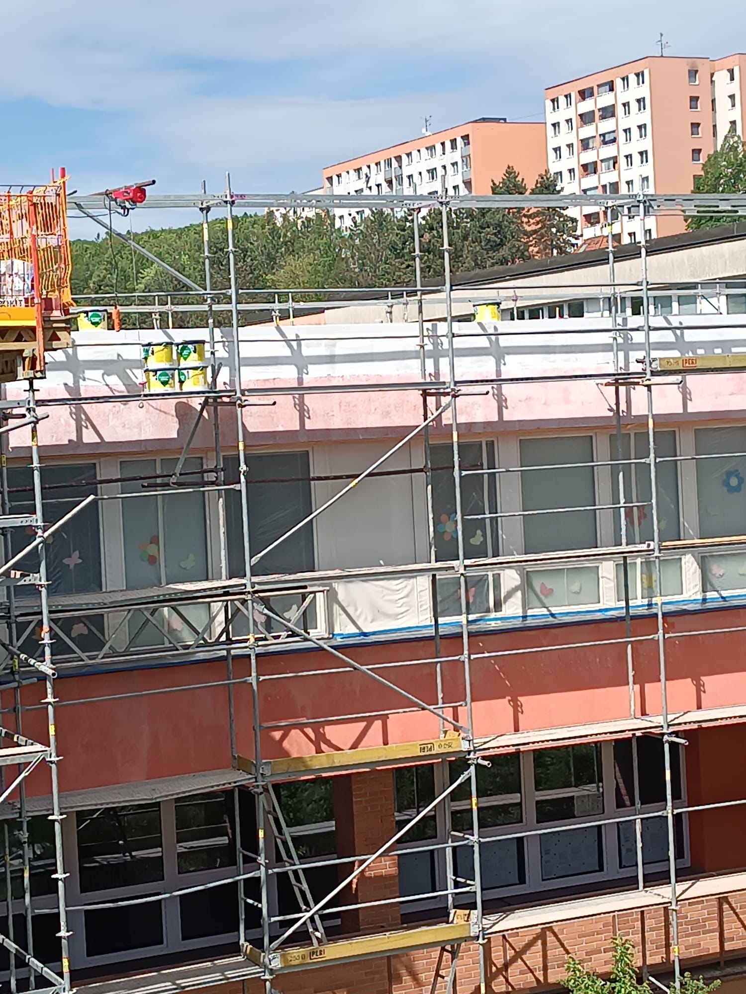 Rekonstrukce střechy a fasády školy – Zlín